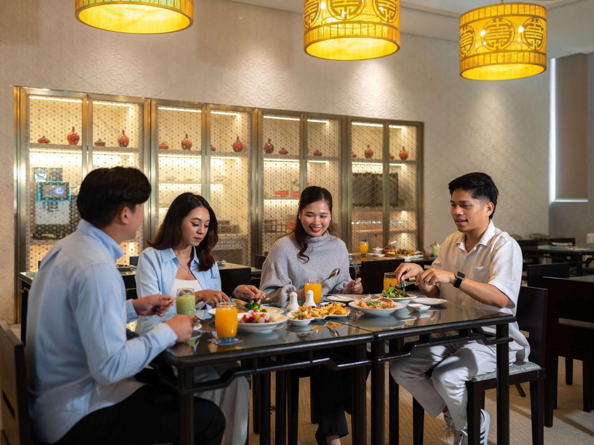 Novotel Centre Hotel 4*