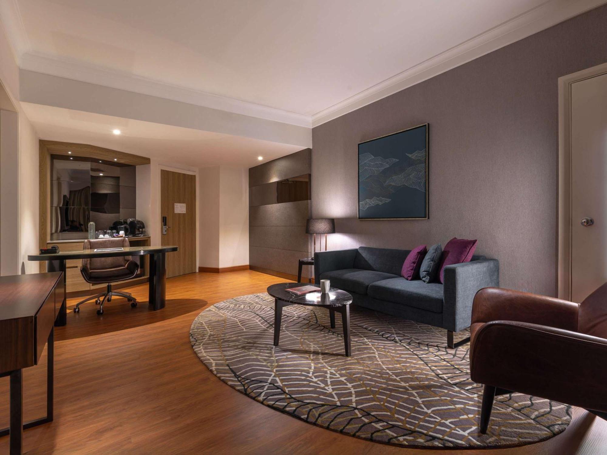 Novotel Centre Hotel