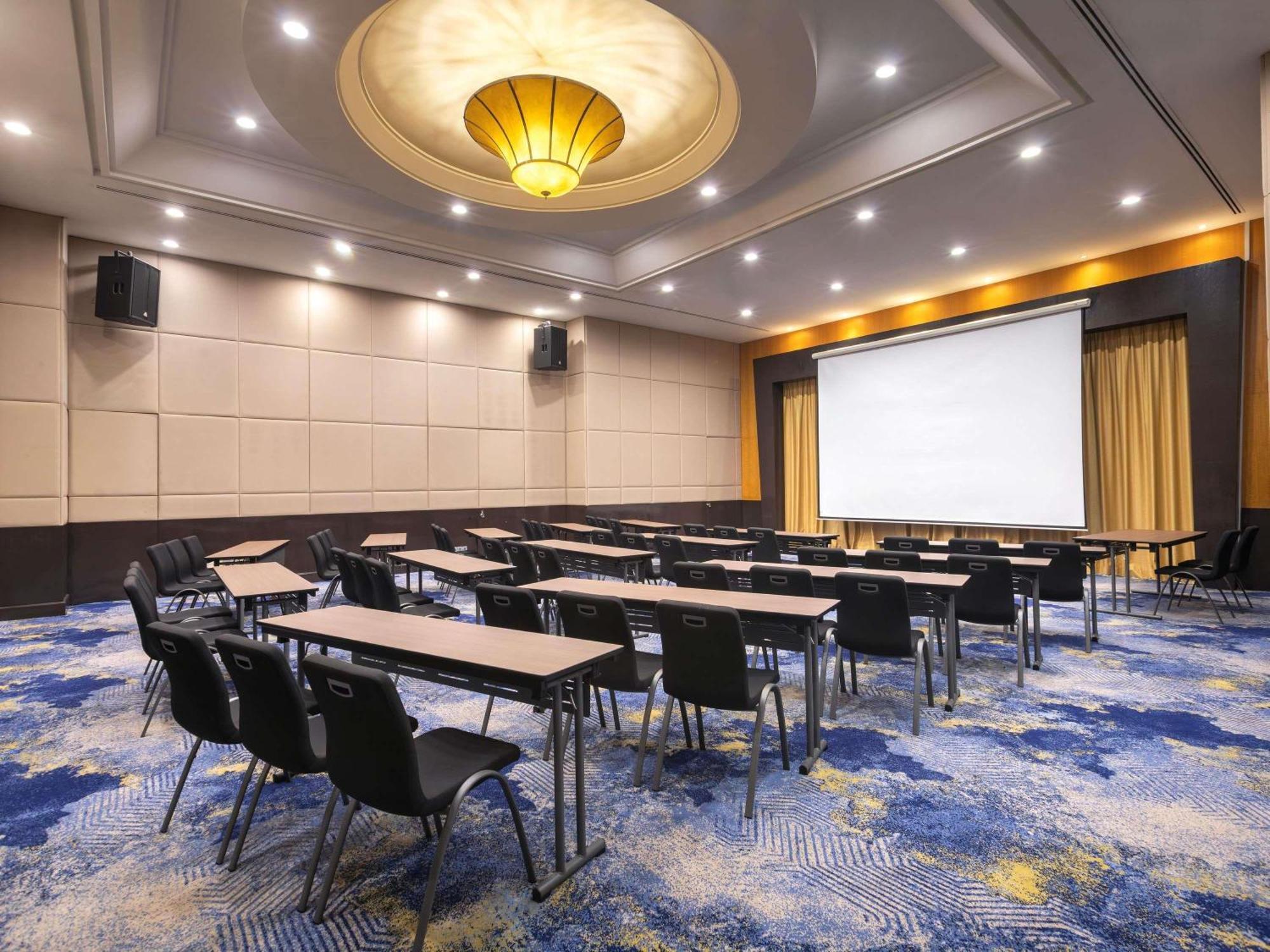 Novotel Centre Hotel